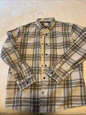 Vuori Men's Gray & Cream Plaid Button-Up Shirt Jackey